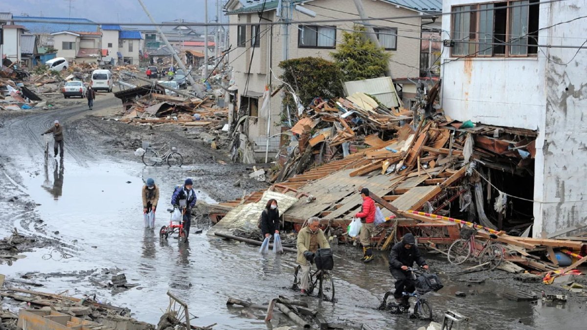 地震に備えるためのガイド: 安心して過ごすための準備とポータブル電源の重要性